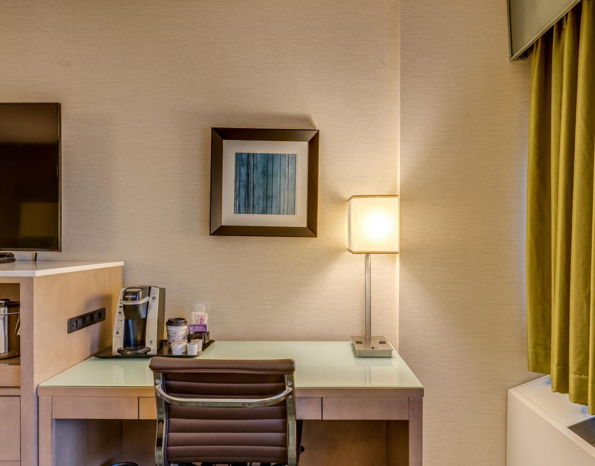 Crowne Plaza Lansing By Ihg Hotel Buitenkant foto